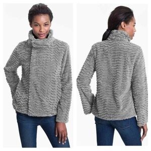 Patagonia Pelage Jacket- feather grey NWOT size S/M fuzzy warm new